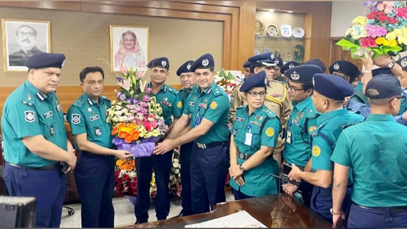 ডিএমপি কমিশনারের দায়িত্ব নিলেন গোলাম ফারুক