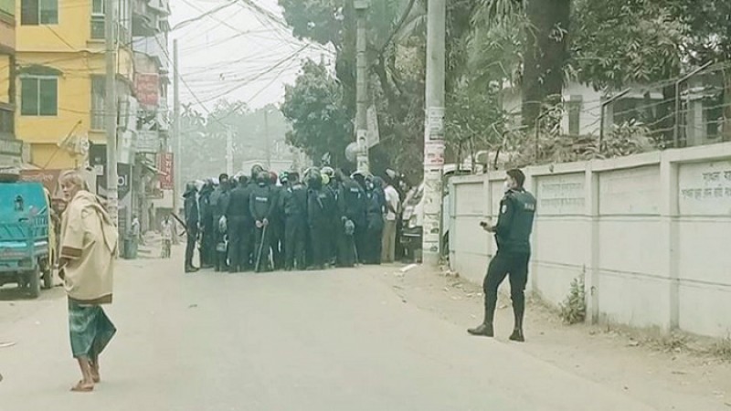 বসুরহাট পৌরসভায় ১৪৪ ধারা জারি করেছে উপজেলা প্রশাসন