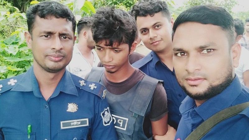 ডিভোর্সি তরুণীকে গলা কেটে হত্যা, পরকিয়া প্রেমিক গ্রেপ্তার