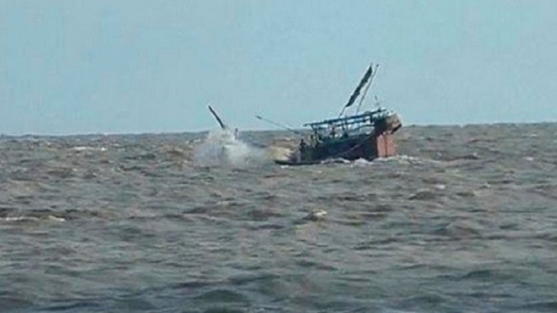 বঙ্গোপসাগরে জাহাজ ডুবি : ৩ মরদেহ উদ্ধার, নিখোঁজ ৩