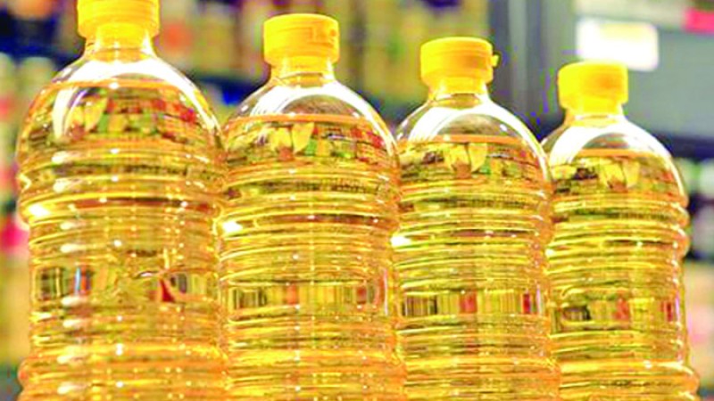 মোহাম্মদপুরে সয়াবিন তেলের অবৈধ মজুত জব্দ