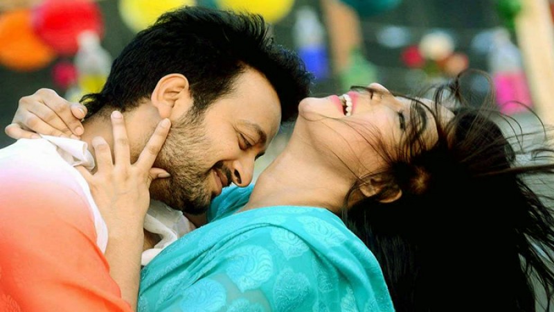 নতুন ৩ ছবিতে সাইমন সাদিক - মাহিয়া মাহি