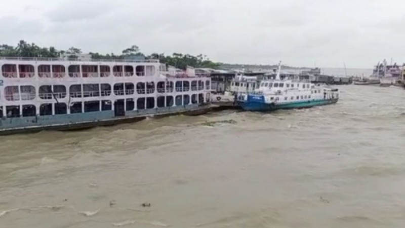 ভোলার অভ্যন্তরীণ রুটে নৌযান চলাচল বন্ধ