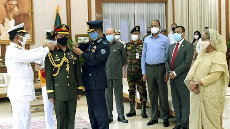 জেনারেল র‌্যাংক ব্যাজ পরলেন সেনাপ্রধান এস এম শফিউদ্দিন