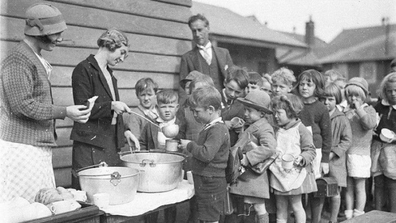 ধেয়ে আসছে দীর্ঘস্থায়ী বিশ্ব মন্দা