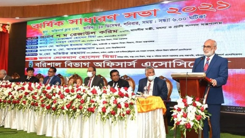 আমাদের দেশে এখনো কিছু পাকিস্তানি প্রেতাত্মা আছে: শ ম রেজাউল করিম