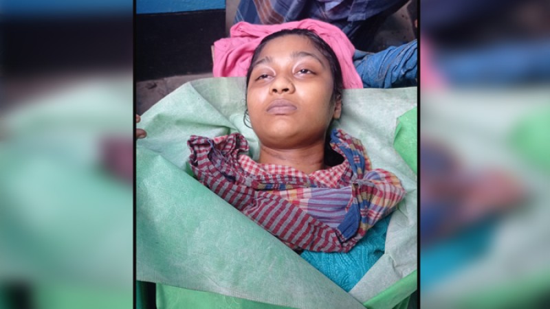 দরজা ভেঙ্গে গৃহবধূর লাশ উদ্ধার