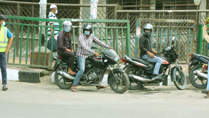 লকডাউনে মোটরসাইকেল চালক-আরোহীদের যে নির্দেশনা