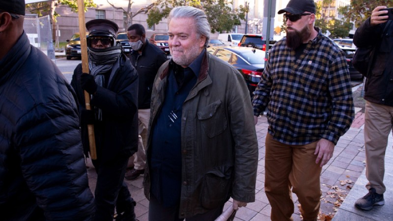 ট্রাম্পের ঘনিষ্ঠ সহযোগী ব্যাননের জেল