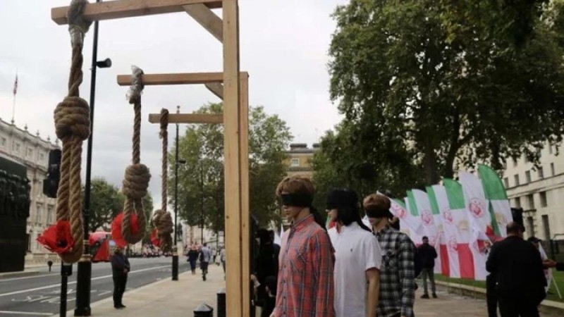 ইরানে আরও তিন বিক্ষোভকারীকে মৃত্যুদণ্ড