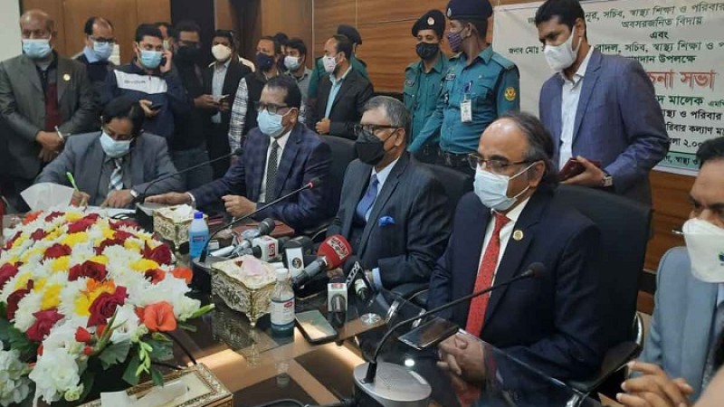 ‘ওমিক্রন’ মোকাবিলায় গণপরিবহন চলবে অর্ধেক যাত্রী নিয়ে