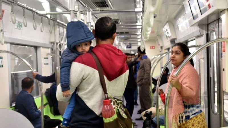 মেট্রোরেলে প্রথম দিনর আয় প্রায় ৩ লাখ টাকা