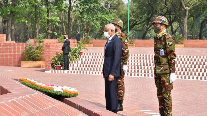 স্মৃতিসৌধে মালদ্বীপের প্রেসিডেন্টের শ্রদ্ধা নিবেদন