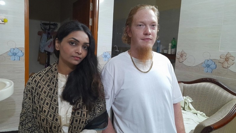 প্রেমের টানে মার্কিন যুবক গাজীপুরে