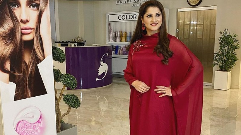 তোপের মুখে পাকিস্তানি অভিনেত্রী সাহিবা