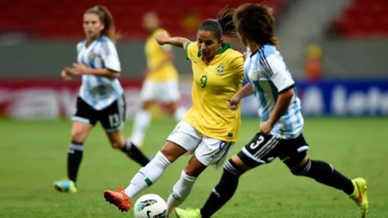 ৪-০ গোলে আর্জেন্টিনাকে উড়িয়ে দিল ব্রাজিল