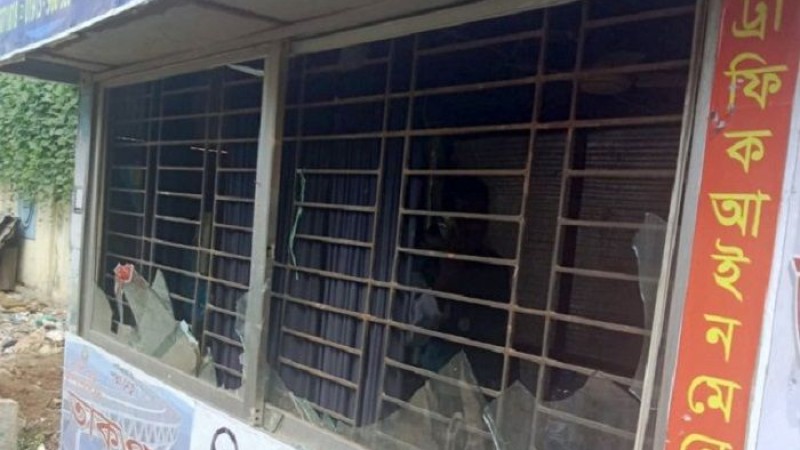 মিরপুরে পুলিশ বক্সে হামলা: ১১ রিকশাচালক রিমান্ডে