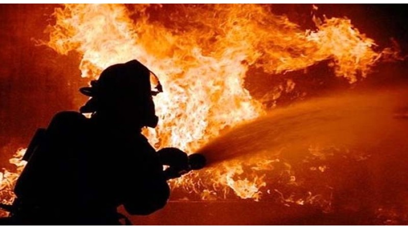 বংশালে কেমিক্যালের দোকানে আগুন