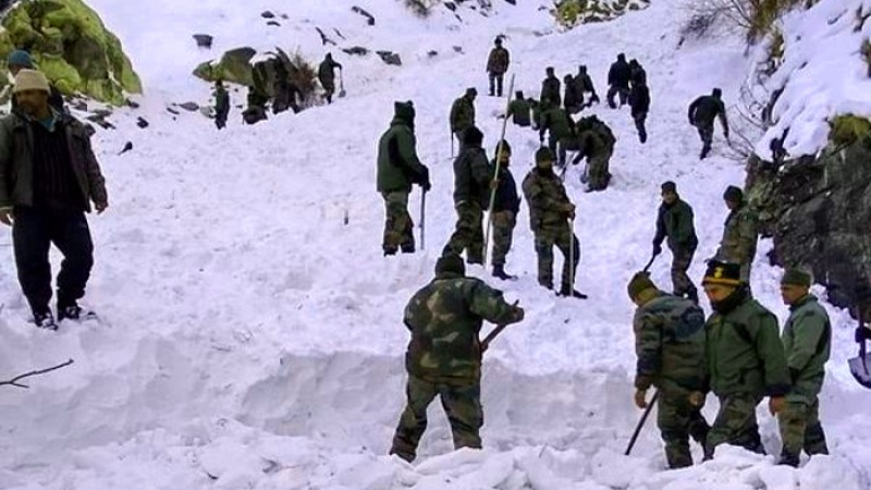 তুষারধসে আটকা পড়ে সাত সেনা সদস্য নিহত