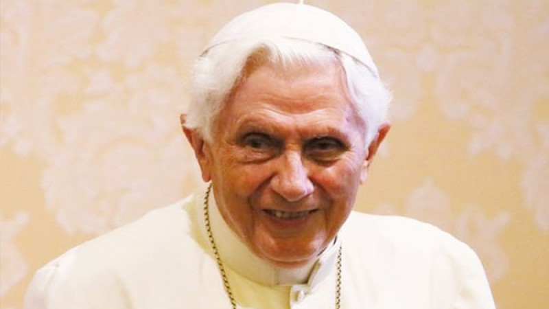 সাবেক পোপ ষোড়শ বেনেডিক্ট মারা গেছেন