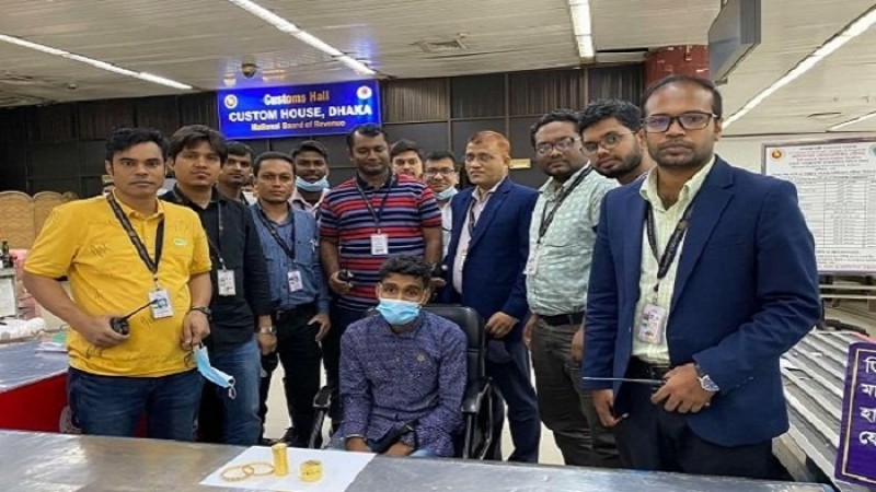 বিমানবন্দরে ফুলের টবে মিললো কোটি টাকার স্বর্ণ