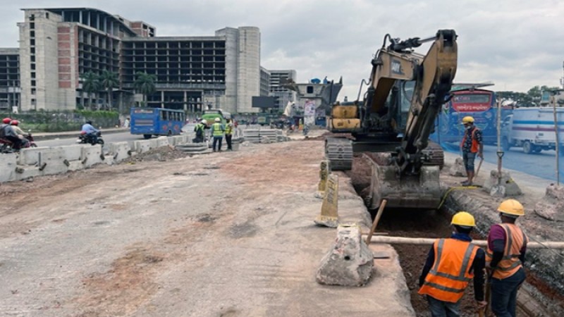 বিমানবন্দরগামী যাত্রীদের হাতে সময় নিয়ে বের হতে অনুরোধ পুলিশের