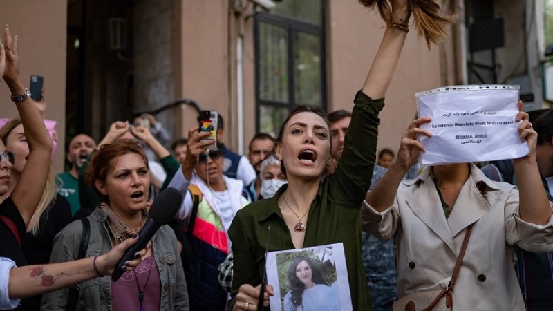 প্রযুক্তি ব্যবহার করে আন্দোলনকারীদের শনাক্ত করবে ইরান