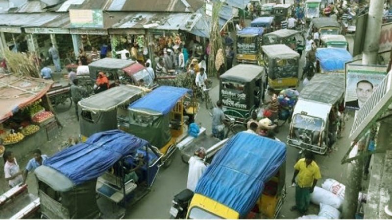 মার্কেট খুলে দেয়ার প্রথম দিনে তীব্র যানজটে রাজধানী