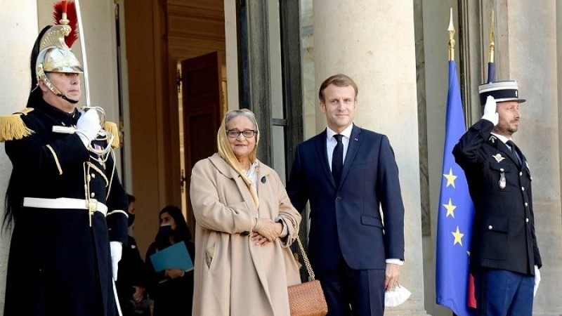 লন্ডন থেকে প্যারিস পৌঁছেছেন প্রধানমন্ত্রী