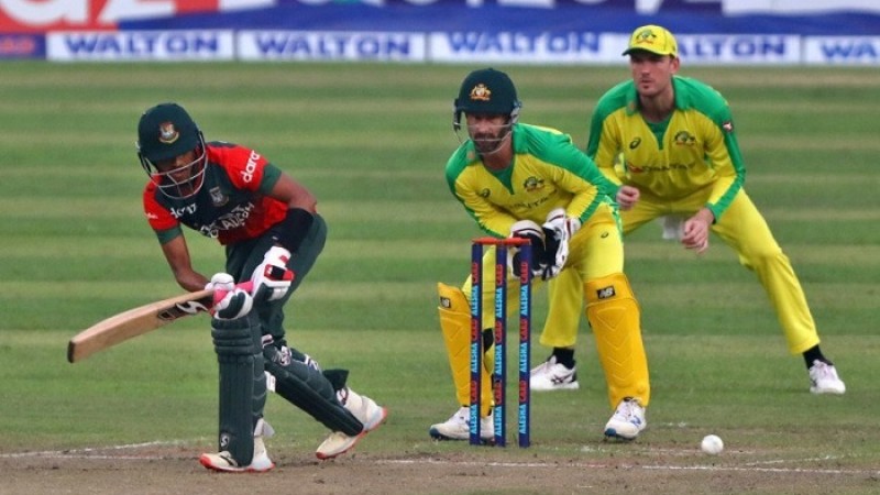 অস্ট্রেলিয়ার সামনে ১২৩ রানের লক্ষ্য