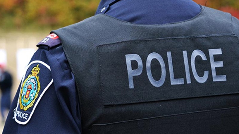 লোহাগাড়ায় বাস চাপায় পুলিশ সদস্য নিহত