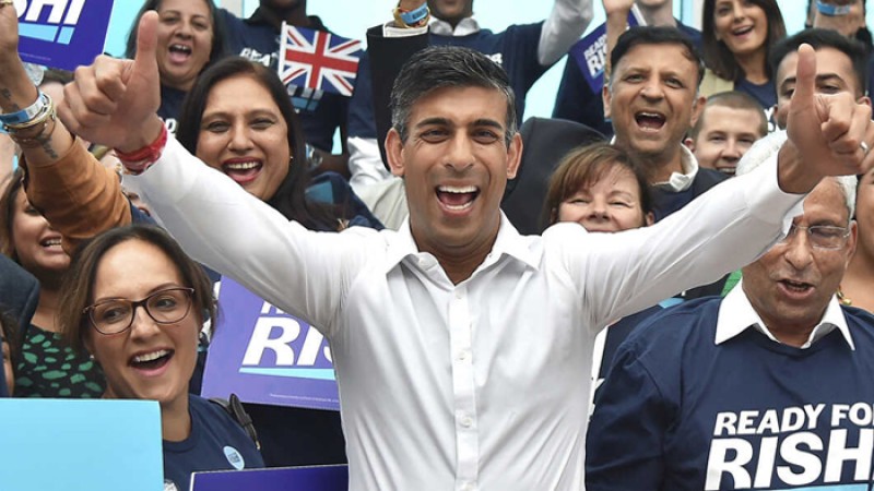 একঝাঁক রেকর্ড গড়া কে এই ঋষি সুনাক?