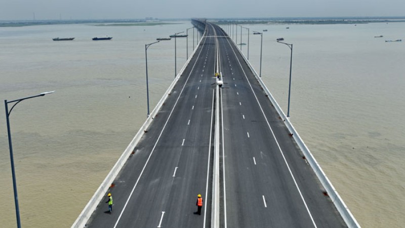 পদ্মা সেতু সংলগ্ন মহাসড়কে কাভার্ডভ্যান-ট্রাক চলাচল দুই দিন বন্ধ