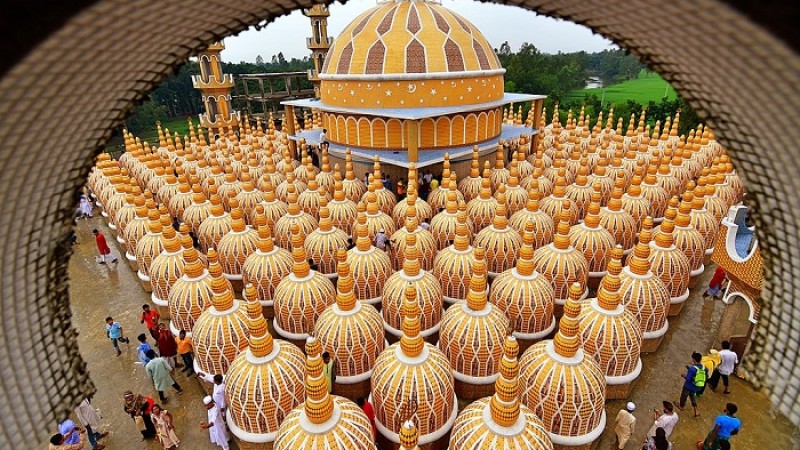 যেতে পারেন গোপালপুরের ২০১ গম্বুজ মসজিদে