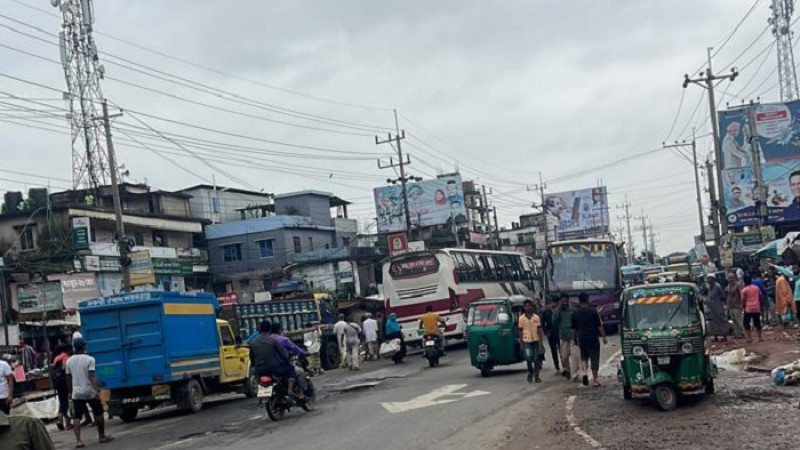 কক্সবাজার-চট্টগ্রাম মহাসড়কে যান চলাচল শুরু