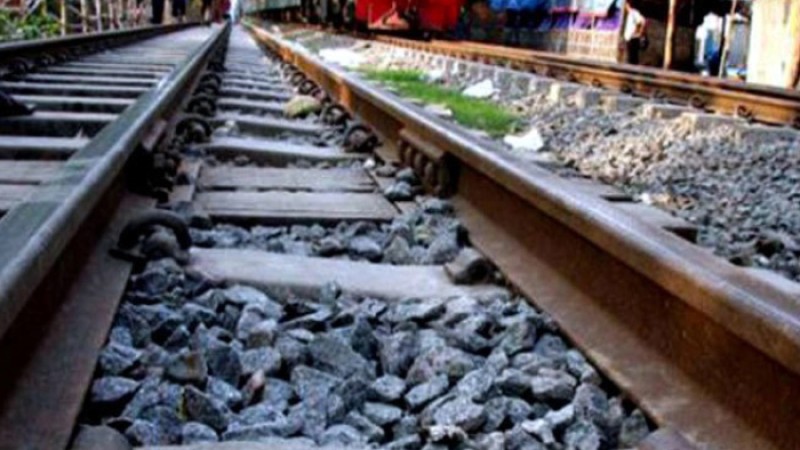 রাজধানীতে ট্রেনে কাটা পড়ে অজ্ঞাতপরিচয় ব্যক্তি নিহত