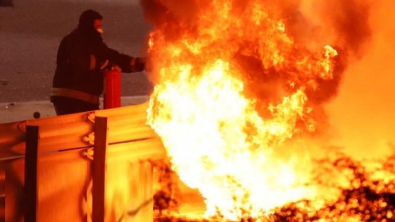 হাজী মার্কেটে ভয়াবহ অগ্নিকাণ্ডে পুড়ে ছাই পাঁচটি দোকান