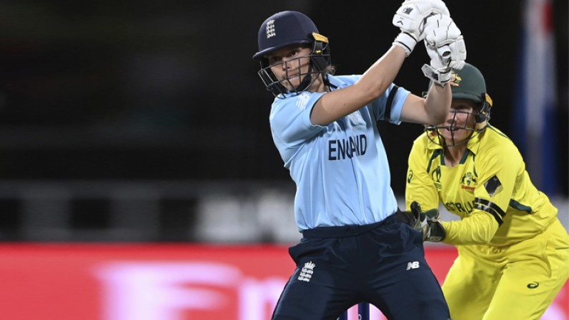 শিরোপাযুদ্ধে ইংল্যান্ডকে চেজ করতে হবে ৩৫৭ রান