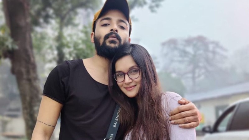 উফ, কী ভীষণ জ্বালিয়েছে মিথিলা : সৌরভ