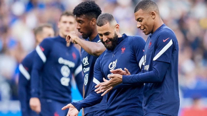 এমবাপ্পেদের ফ্রান্স যেন মিনি হাসপাতাল