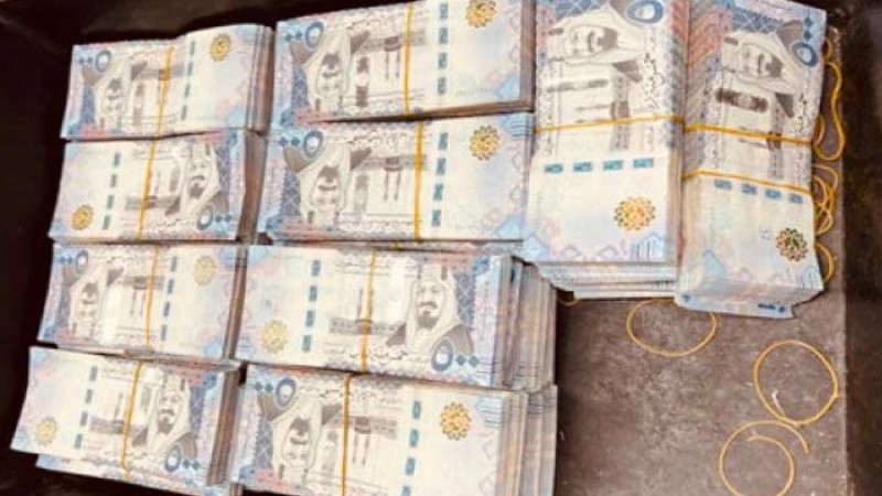 বিমানবন্দরে ৬ কোটি টাকা সমমূল্যের সৌদি রিয়াল ফেলে যাত্রী উধাও