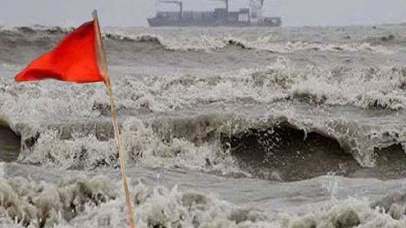 সমুদ্র বন্দরে ৩ নম্বর সতর্ক সংকেত