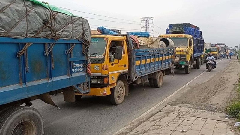 ঢাকা-টাঙ্গাইল-বঙ্গবন্ধু সেতু মহাসড়কে ২০ কিমি যানজট