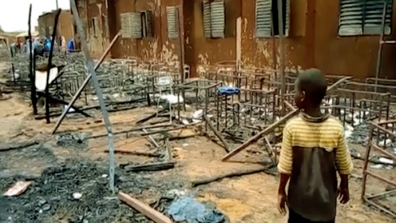 শ্রেণিকক্ষে আগুনে পুড়ে ২৬ শিশুর মৃত্যু