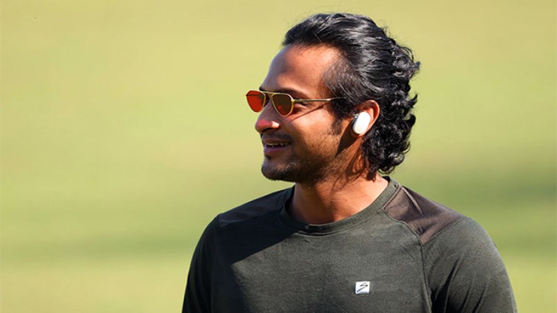 আমি টেস্ট খেলা থেকে বিরতির কথা চিন্তা করছি : সাকিব