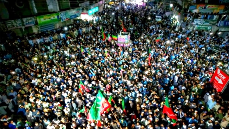 পাকিস্তানে ইমরান সমর্থক দের বিক্ষোভ মিছিল
