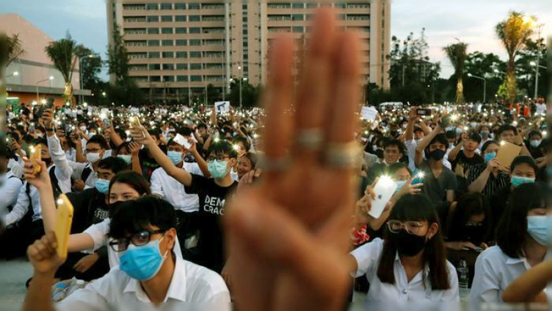 করোনা নিয়ে আবারও বিক্ষোভে উত্তাল ব্যাংকক