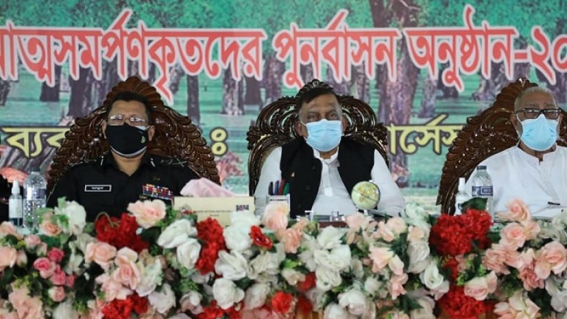 কেউ বিপথে গেলে নিরাপত্তা বাহিনী বসে থাকবে না: স্বরাষ্ট্রমন্ত্রী