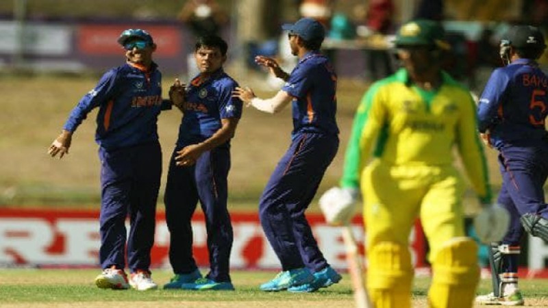 অস্ট্রেলিয়াকে ৯৬ রানে উড়িয়ে ফাইনালে ভারত