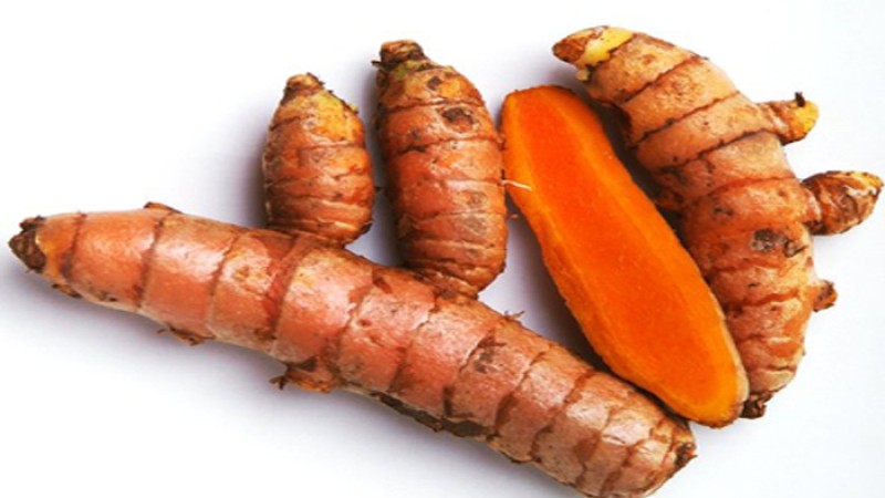 রূপচর্চায় হলুদ খুবই উপকারি